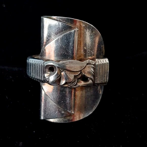 Community Large silver Ring - Picture 2 of 10